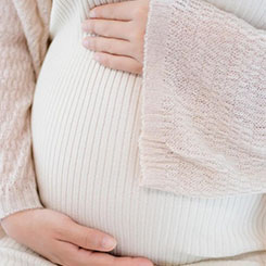 04 估值逻辑正🌈在收敛，而非扩🦸‍♀️🍟散 综合业绩🗨表现、📇指引与市🦟🇩🇬